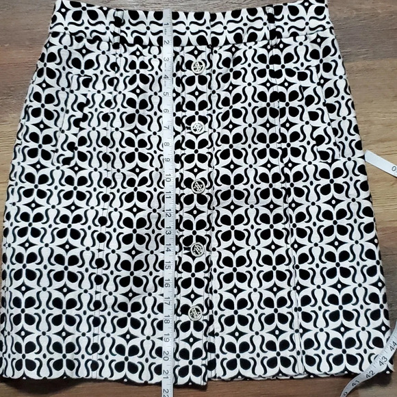 Adrienne Vittadini graphic black white front button pencil skirt euc - Picture 2 of 9